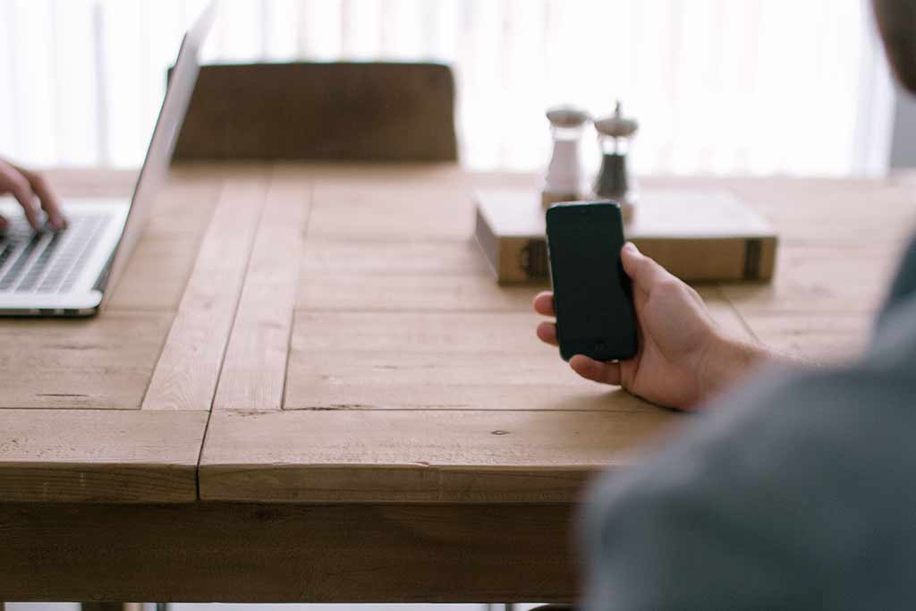 iphone tisch holz klein
