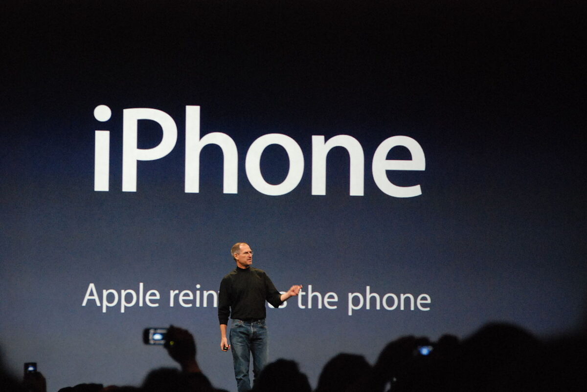 iphone 2 jobs