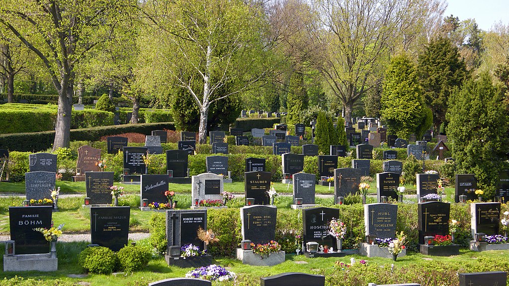 Hütteldorfer Friedhof, Peter Gugerell, Public domain, via Wikimedia Commons